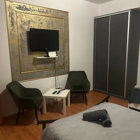 Plaza De Luxe Apartment